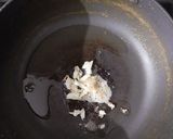 A picture of step 1 of Methi, pyaz baingan sabji.