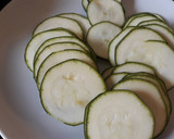 Foto del paso 1 de la receta: Quiche de calabacín y queso