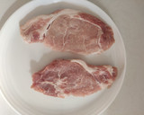 Foto del paso 1 de la receta: Lomo de cerdo con salsa bechamel