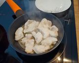 Foto del paso 3 de la receta: Rape en salsa de pimientos asados