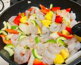 Foto langkah ke 4 dari resep Udang Asam Manis (Resep No. 103).