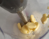 Foto del paso 2 de la receta: Pan de ajo con queso. Delicioso y crujiente