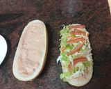 Foto del paso 3 de la receta Bocadillo de pechuga a la plancha, ensalada y salsa rosa