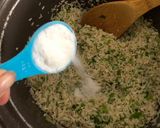 Foto del paso 2 de la receta: Arroz con tallitos de perejil