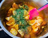 Kolbászos tojáspörkölt recept fázis 3 fotója