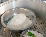 Foto langkah ke 2 dari resep Kue Putu Bambu.
