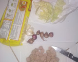 Foto langkah ke 1 dari resep Mie sosis duo bawang.
