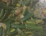 A picture of step 3 of Bhindi masala.