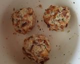 A picture of step 3 of German Bread Dumplings (Semmelknödel).