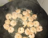 Une image de l'étape 2 de Pâtes aux crevettes sauce cajun.