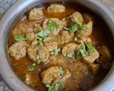 A picture of step 7 of Soyachunks masala.
