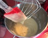 Foto del paso 4 de la receta Tarta rellena de mermelada de fresa y cobertura de chocolate blanco