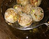 A picture of step 4 of Cabbage potatoes balls(starter).