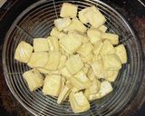 Foto langkah ke 1 dari resep Tumis Tahu Saus Tiram.