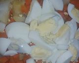 Foto del paso 3 de la receta: Ensalada de papas con pollo guisado