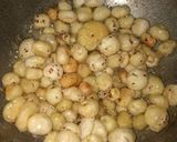मीठे मखाना (Mithe makhana recipe in Hindi) रेसिपी चरण 3 फोटो