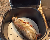 Foto del paso 2 de la receta: Trucha asalmonada rellena de jamón en Airfryer