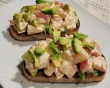 Foto del paso 7 de la receta Montaditos de delicias de mar y aguacate