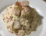 Foto del paso 6 de la receta: Ensaladilla de surimi con gambas