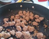 A picture of step 3 of Sausage pasta.