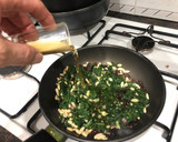 Foto del paso 5 de la receta: Espinacas a la catalana