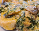 Foto del paso 8 de la receta: Pollo en salsa cremosa de champiñones y espinacas