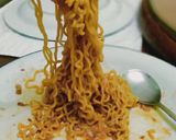 Foto langkah ke 4 dari resep Indomie goreng keju.