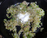 Foto del paso 10 de la receta: Cazuela de salmón con patatas, langostinos y gambones