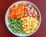 Foto langkah ke 1 dari resep Nasi Tomat Rice Cooker.