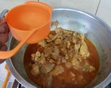 A picture of step 5 of Chicken ka salan.