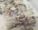 Foto del paso 6 de la receta: Merluza en salsa de champiñones