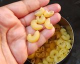 A picture of step 1 of Macroni Sabji.