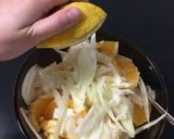 Hình bước làm 2 của món Salad cam trộn củ hồi (fennel)