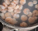 Foto del paso 1 de la receta: Camarones con verduras y salsa Alfredo y fideos chinos