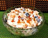 A picture of step 4 of Fruit salad with yoghurt.