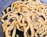 ગુજરાતી ચંપાકલી ગાંઠિયા (Chmpakali gathiya recipe in Gujarati) રેસીપી સ્ટેપ4ફોટો