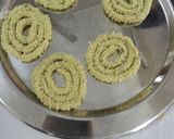 મલ્ટીગ્રેન ચકરી (Multigrain Chakri Recipe In Gujarati) રેસીપી સ્ટેપ2ફોટો