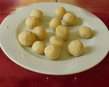 A picture of step 4 of Moong dal gulab jamun.