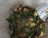 Foto langkah ke 5 dari resep Ikan Tongkol Cabe Hijau.