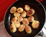 A picture of step 2 of Kashmiri dum aloo.