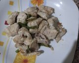 Une image de l'étape 2 de Asperge verte au escalope de dinde et œufs de caille.