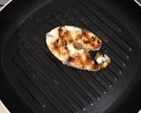 Foto langkah ke 2 dari resep Tenggiri Steak Saus Putih.