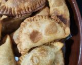 Foto del paso 3 de la receta: Empanadas fritas de surtidos de mariscos
