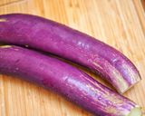 Foto langkah ke 1 dari resep Terong Kukus Cabe Bawang Siram Saus Tiram.