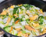 Foto langkah ke 4 dari resep Orak arik telur mix sawi putih.