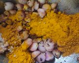 முட்டை வெந்தய தீயல் ரெசிபி ஸ்டேப் 2 புகைப்படம்