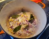 A picture of step 2 of Maldivian tuna curry 🐟 🥥.