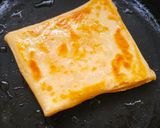 A picture of step 6 of Egg lifafa paratha.