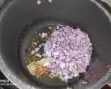 A picture of step 1 of Soya pulao.