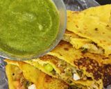 A picture of step 5 of Besan paneer chila.